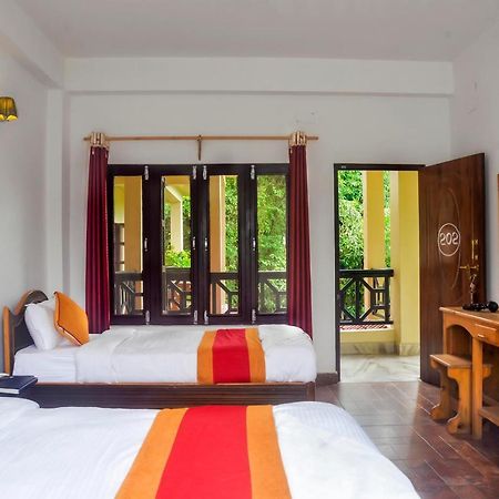 Hotel Chitwan Park Village Sauraha Extérieur photo